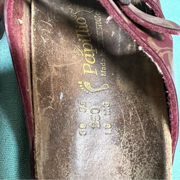 Birkenstock vegan red gold print  3 buckle Florida sandals slip on broke in - Picture 9 of 12